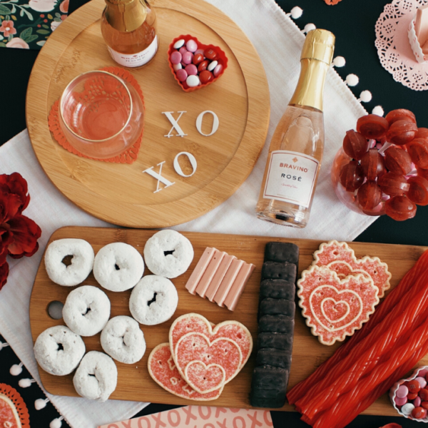 How to Create a Beautiful Tablescape in 3 Steps – Valentine’s Day Inspiration